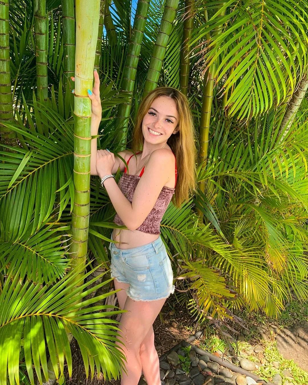 Cailee Kennedy photo 2 — Brown, Slim