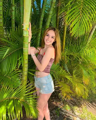 Cailee Kennedy photo 2 — Brown, Slim