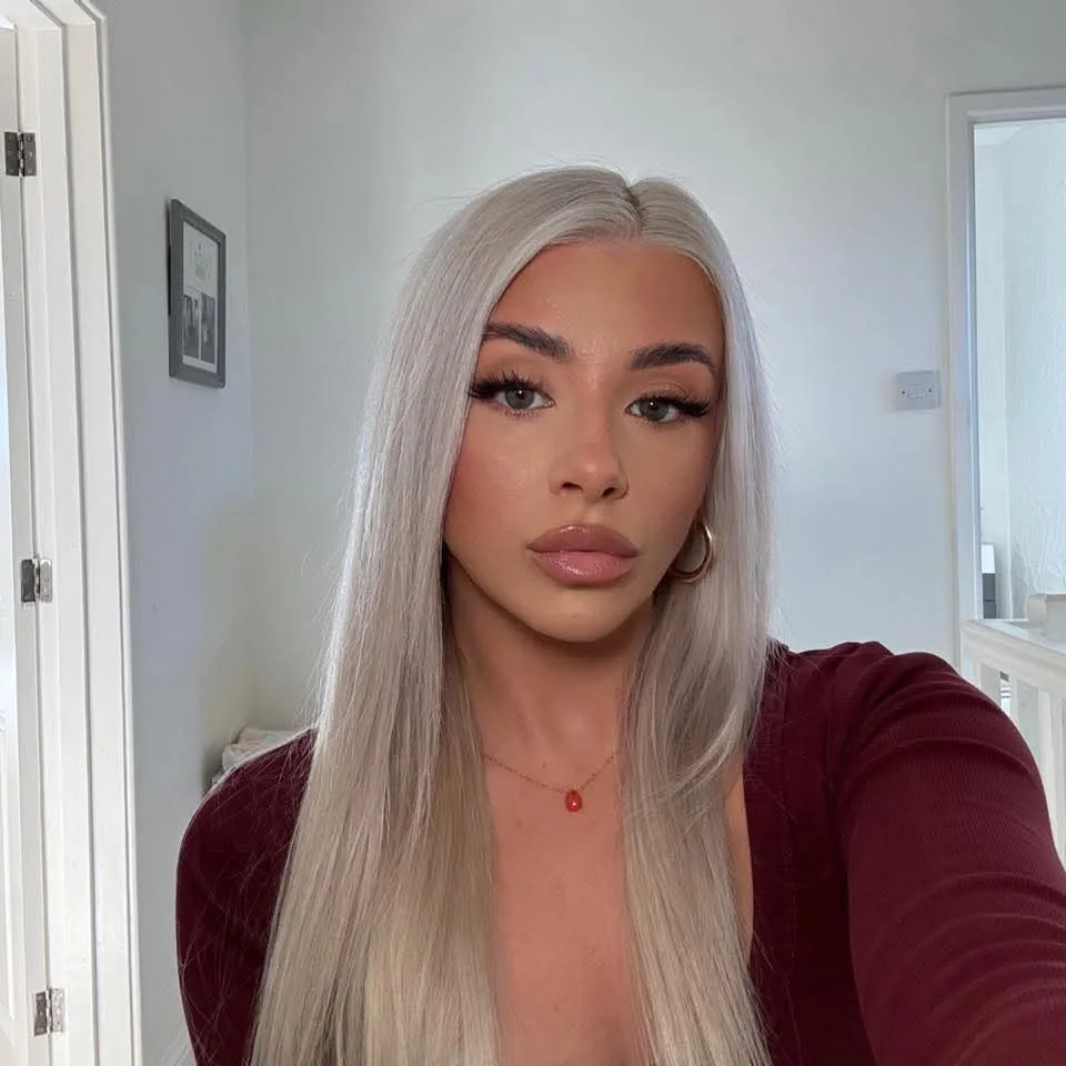 Caitlan Taylor photo 1 — British