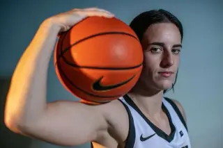 Caitlin Clark photo 14 — Brown, Athletic