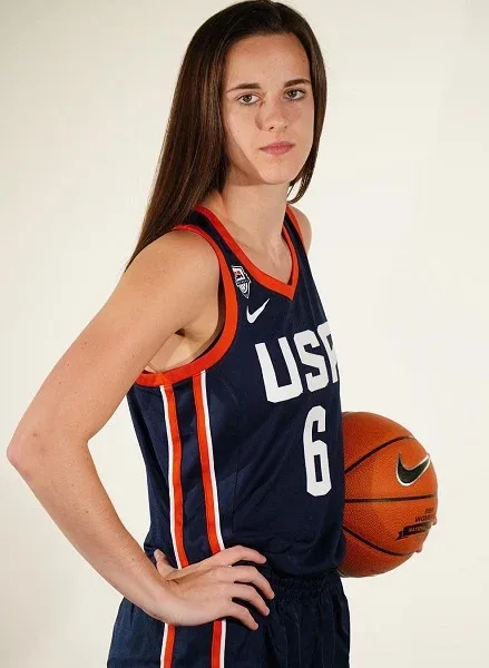 Caitlin Clark photo 9 — Athletic, Brown