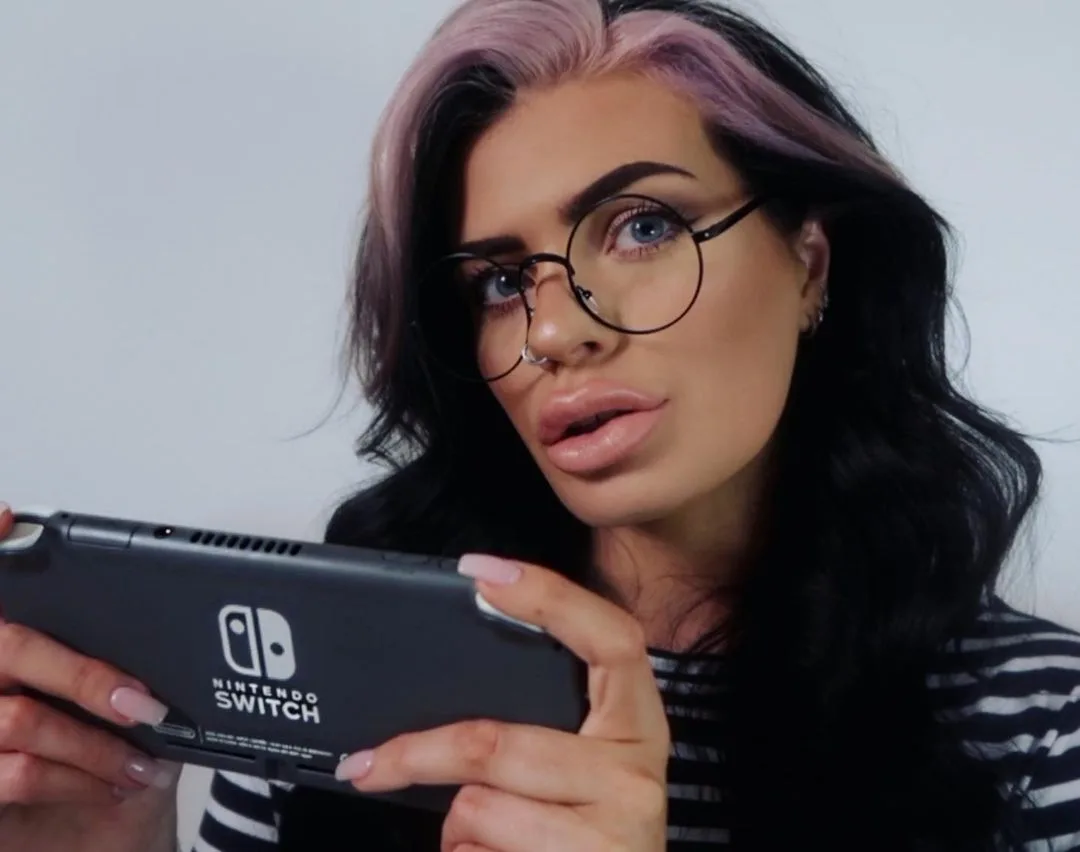Calamity ASMR — ASMR Star, YouTuber, Brown