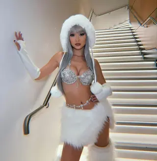 Callina Liang photo 13 — Canadian),  (English),  (Chinese, Black