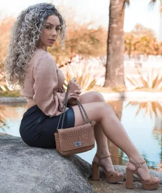 Camila Canuto photo 6 — Brown, Athletic