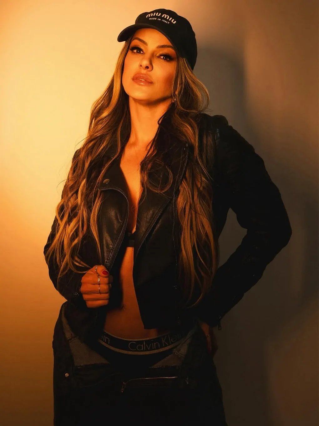 Camilla Santiago photo 3 — Athletic, Brown