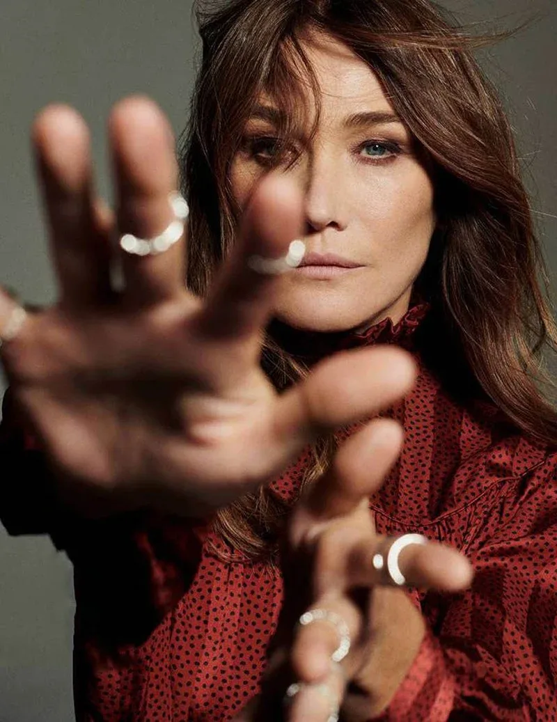 Carla Bruni photo 17 — Caucasian, Celebrity, Model (former), Musician, Politician (former), Supermodel (former)