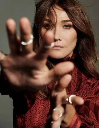 Carla Bruni photo 17 — Caucasian, Celebrity, Model (former), Musician, Politician (former), Supermodel (former)