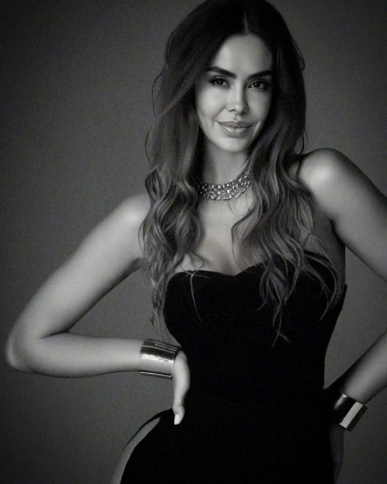Carla Ortiz photo 15 — Average, Brown