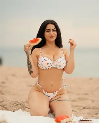 Carla Tee photo 16 — Brown, Middle Eastern
