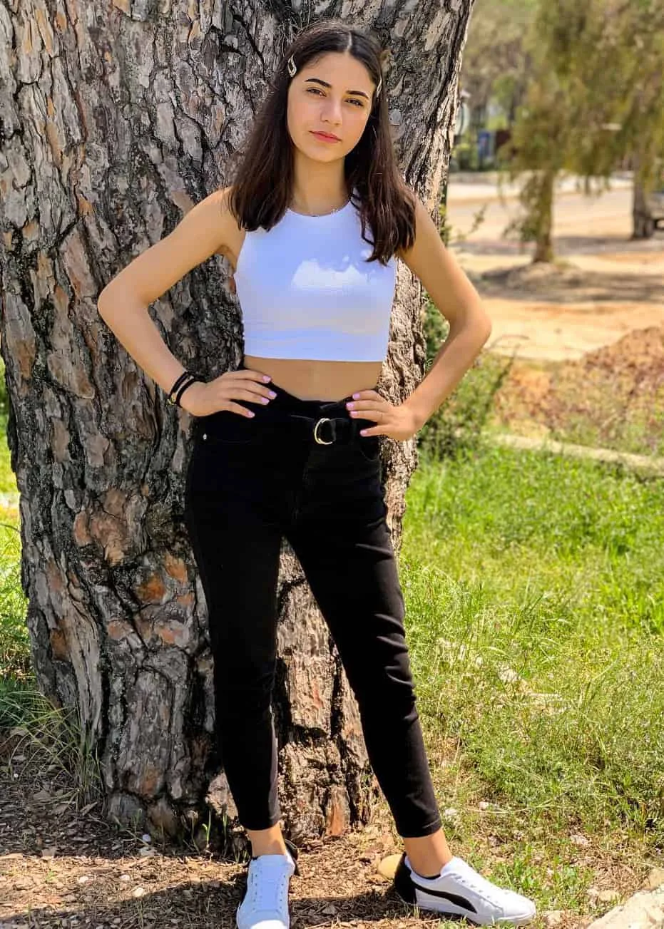 Carole Karam photo 3 — Slim, Brown