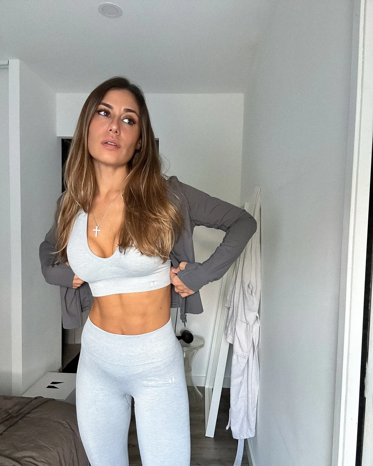 Caroline Coulineau photo 18 — Athletic, Brown