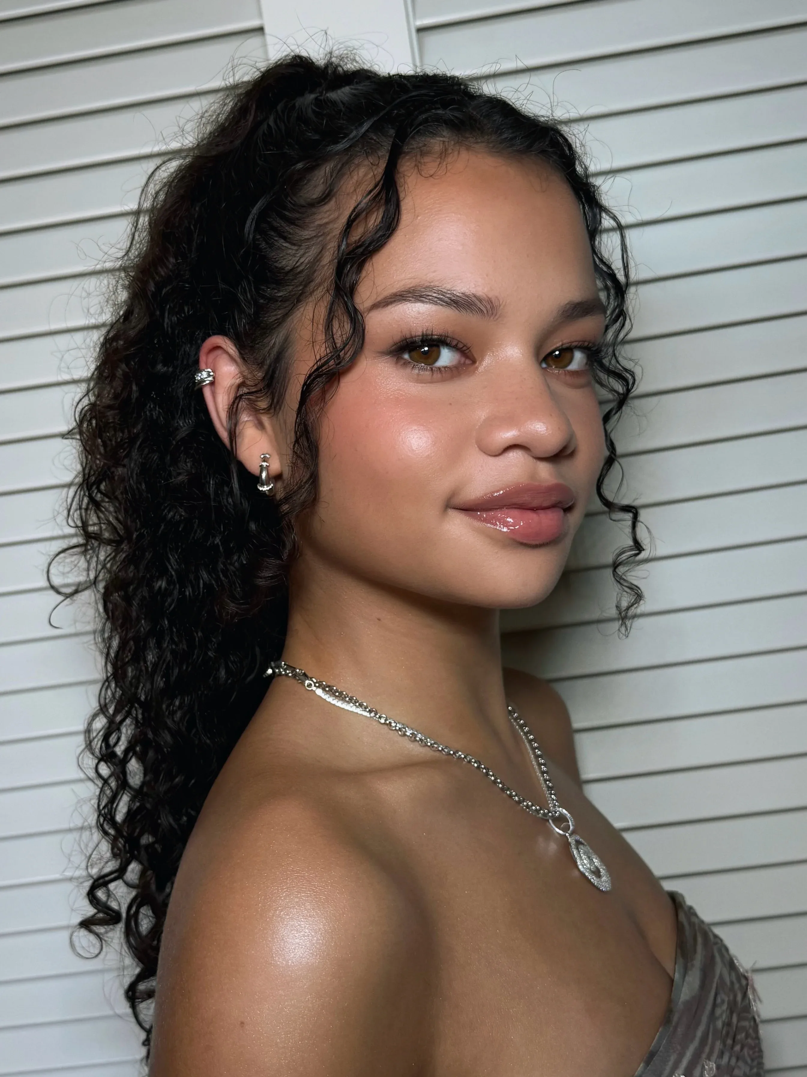 Catherine Laga'aia photo 2 — Brown, Slim