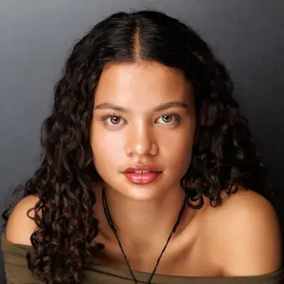Catherine Laga'aia photo 3 — Slim, Brown