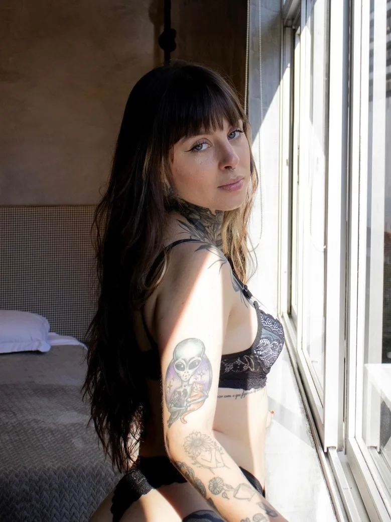 Catink photo 5 — Mixed-race (primarily Caucasian), Adult Model, Digital Creator, Porn Star