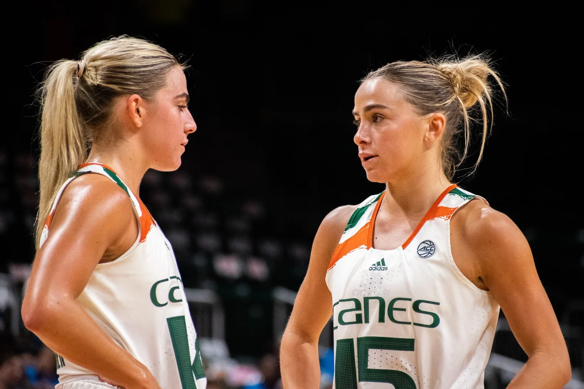 Cavinder Twins photo 8 — Blonde, Athletic