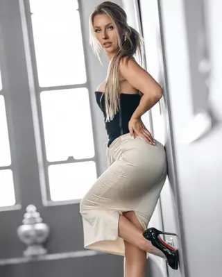 Cece Williams photo 16 — Model, Realtor, Blonde