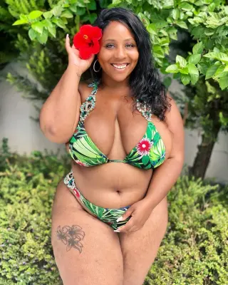 Chae Desara photo 10 — Plus Size Model, English