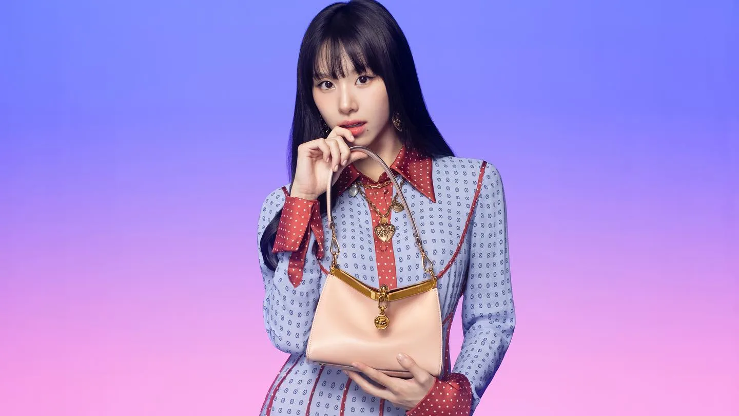 Chaeyoung photo 7 — South Korean, Blonde