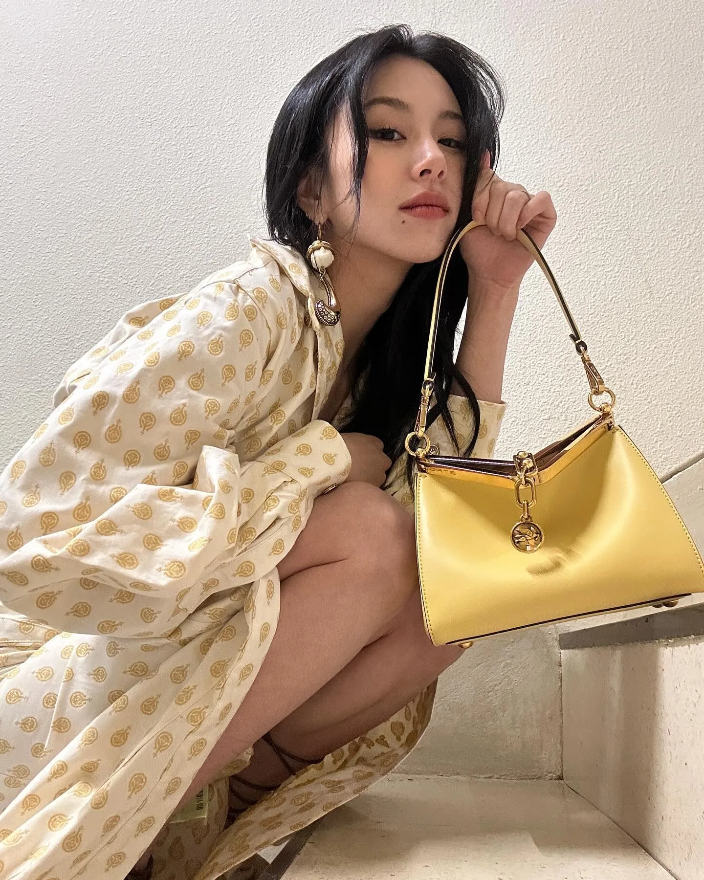Chaeyoung photo 9 — Slim, Brown
