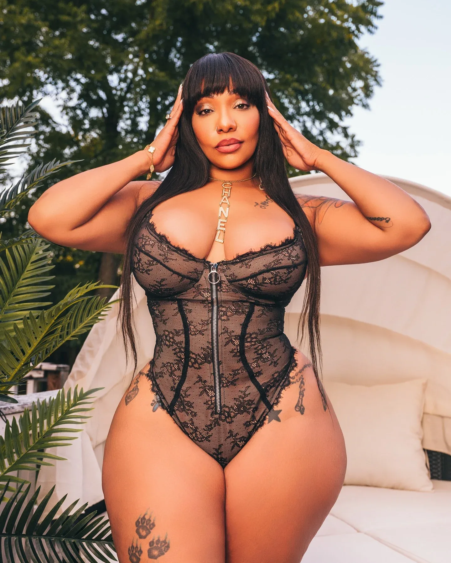 Chela Sway photo 15 — Chubby, Brown
