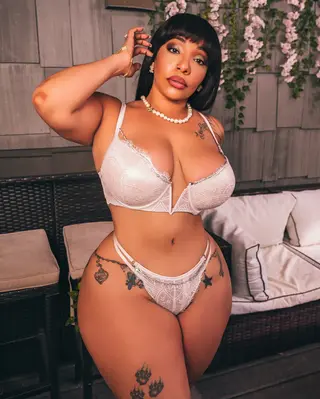 Chela Sway photo 17 — Mixed-race (primarily Black), Adult Model, Bartender, Glamour Model, Influencer
