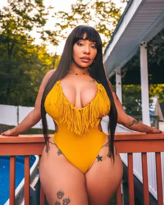 Chela Sway photo 18 — Adult Model, Bartender, Glamour Model, Influencer, American