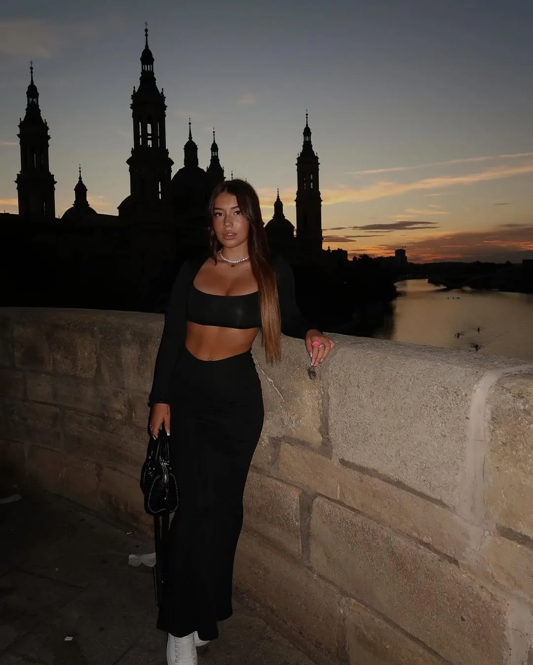 Chiara Lopez photo 7 — Spanish, Brown