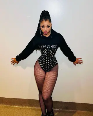 Chloe Bailey (singer) photo 15 — Average, Brown