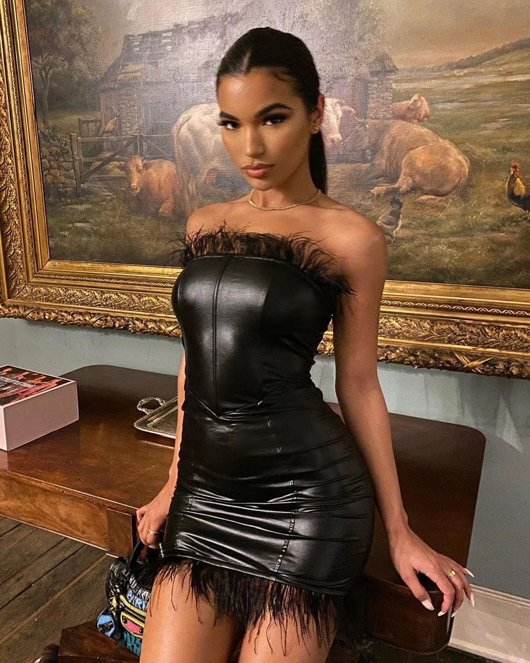 Chloe Scantlebury photo 1 — British, Brown