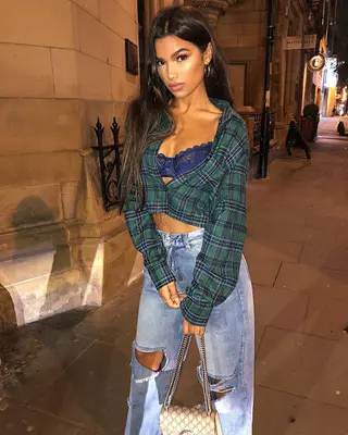 Chloe Scantlebury photo 16 — Brown, Black