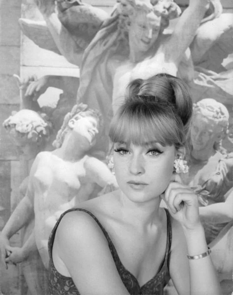 Christa Lang photo 2 — Blonde, Slim