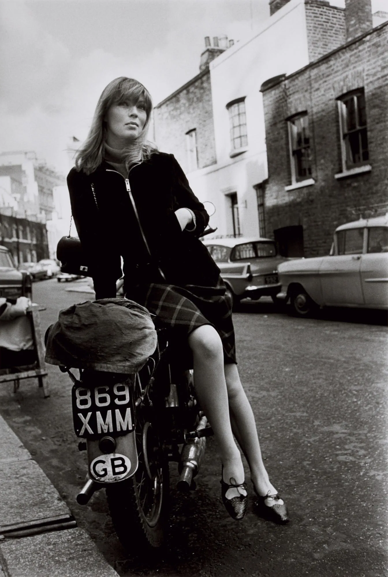 Christa Paffgen photo 2 — Brown, Slim