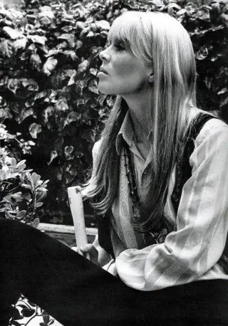 Christa Paffgen photo 7 — German, Brown