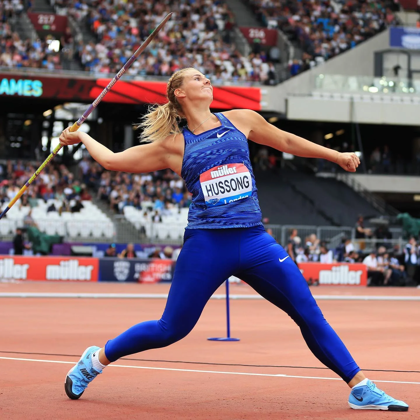 Christin Hussong photo 4 — Caucasian, Sportswoman: Athlete