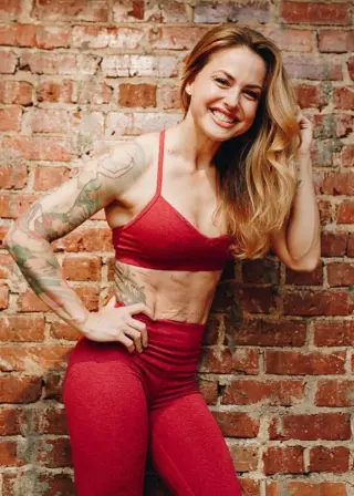 Christmas Abbott photo 2 — Blonde, Athletic