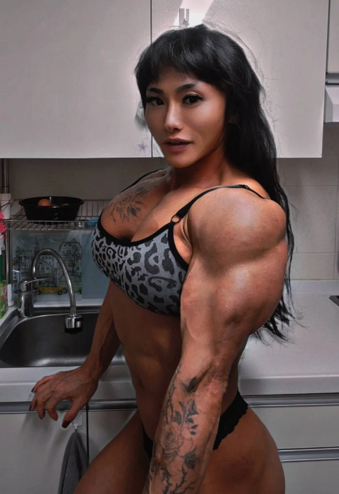 Chunri Kim photo 22 — Brown, Asian