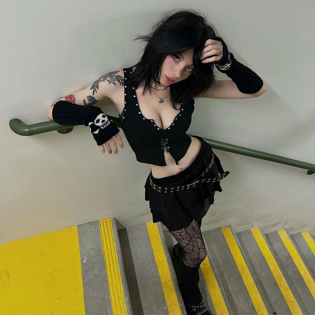 Cinnanoe photo 18 — Adult Model, Cosplayer, Gamer, Influencer, TikTok Star, American