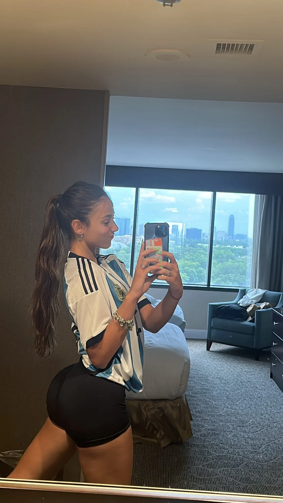 Clari Cremaschi photo 12 — Cosplayer, Gamer, Influencer, TikTok Star, Argentinean