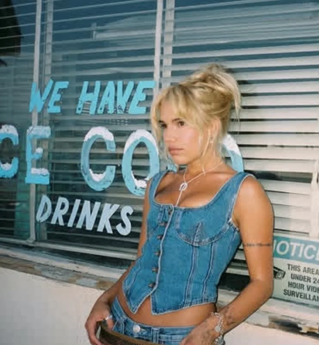 Clarke Burns photo 1 — American, Musician: Country Singer