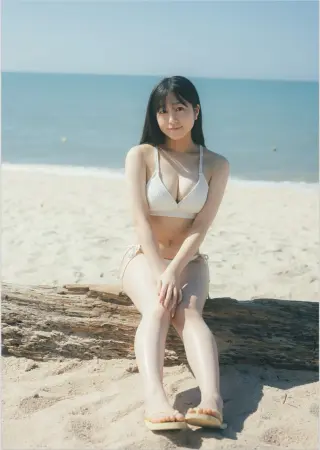 Coco Hayashi photo 1 — Japanese, Average