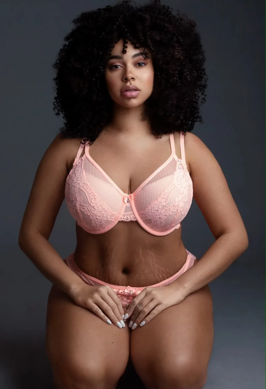 Coco Outram photo 9 — Chubby, Brown