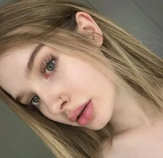 Comatozze photo 5 — Caucasian, Adult Model, Influencer, Porn Star, TikTok Star, YouTuber