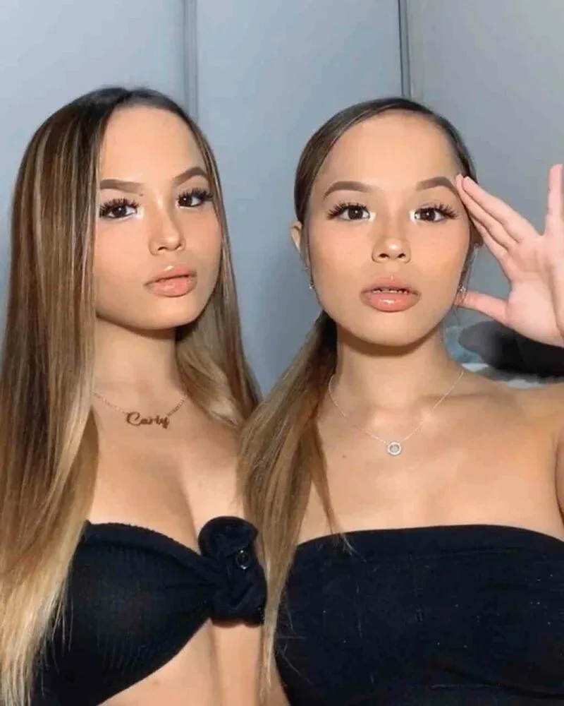 Connell Twins photo 14 — Blonde, Slim