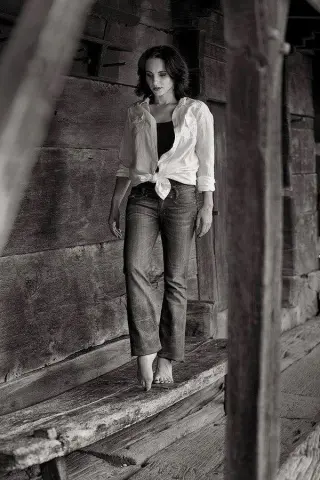Corina Ungureanu photo 15 — Average, Brown