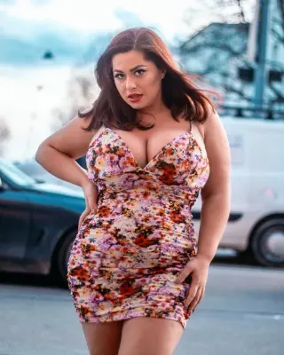 Costina Munteanu photo 3 — Chubby, Green
