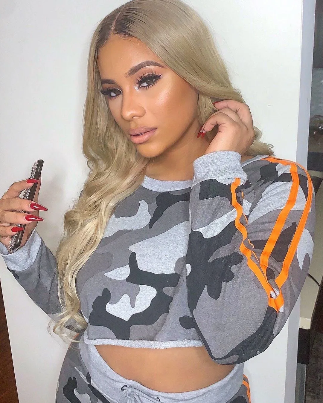 Cyn Santana photo 4 — Brown, Latin