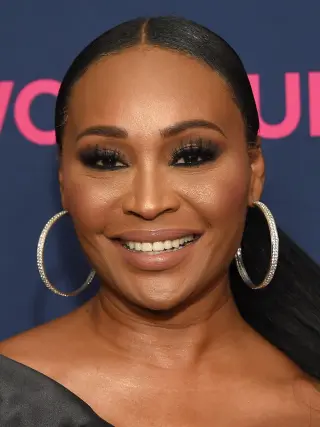 Cynthia Bailey photo 2 — Brown, Average