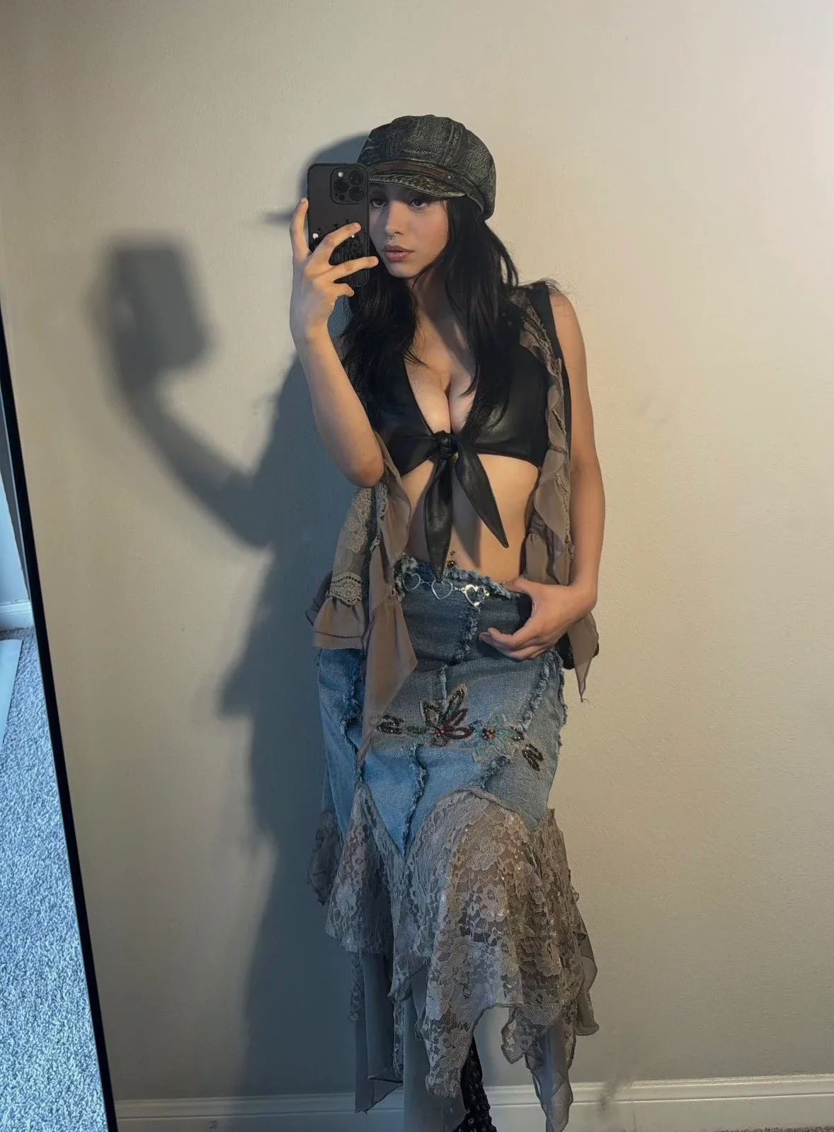 D00mlee photo 15 — Slim, Brown