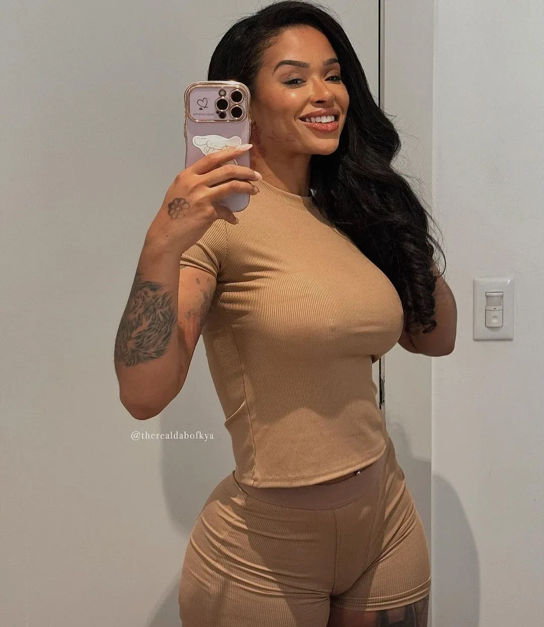Dabofkya photo 2 — Brown, Black
