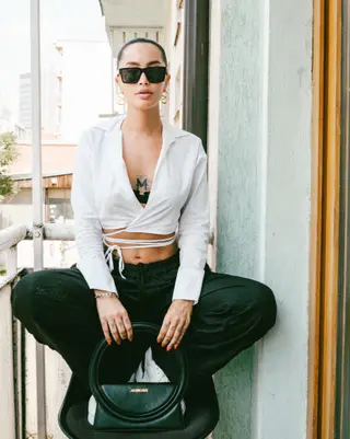 Dafina Zeqiri photo 3 — Slim, Brown
